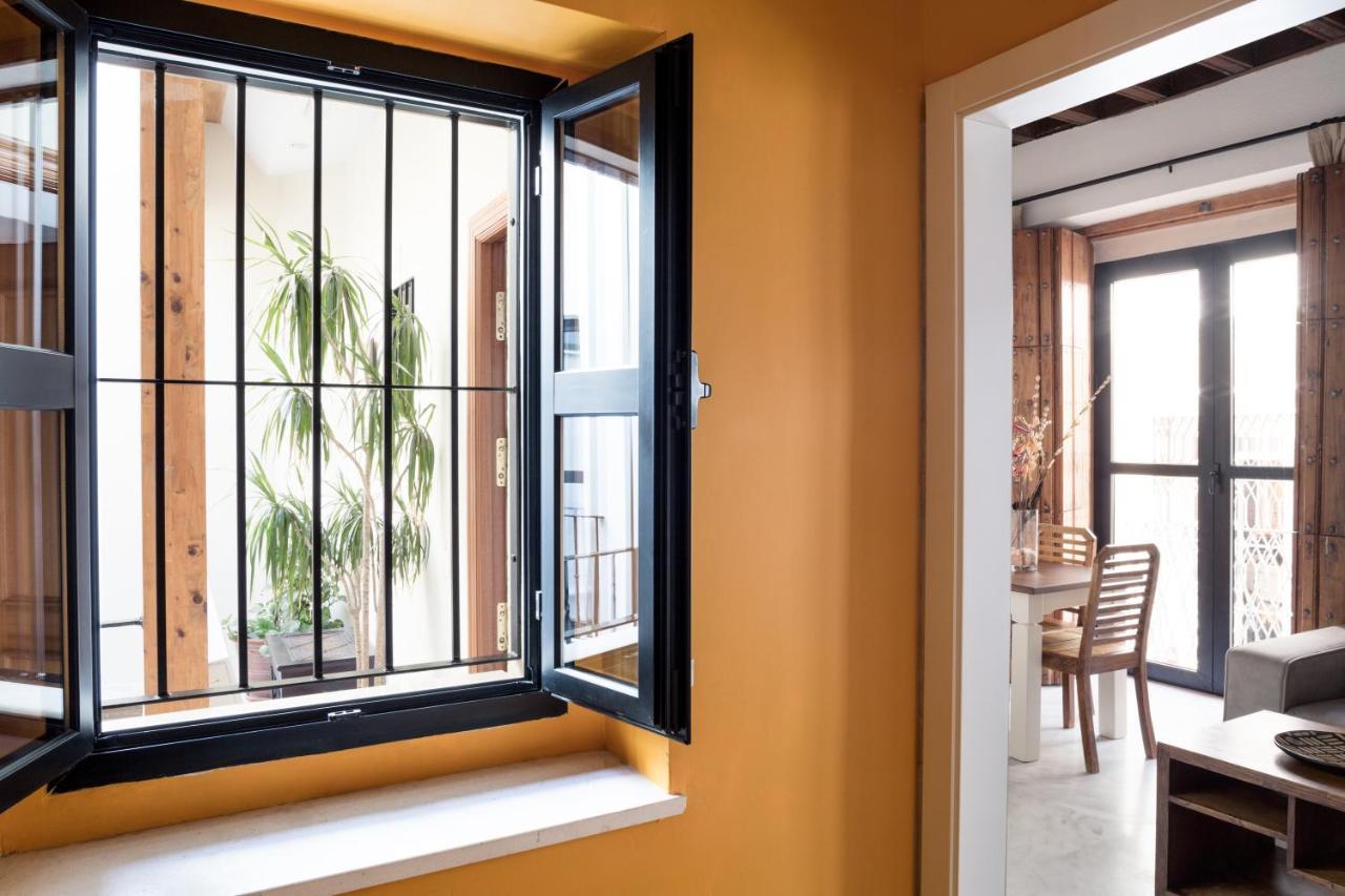 Apartamentos La Casa Del Pozo Santo เซบีญา ภายนอก รูปภาพ